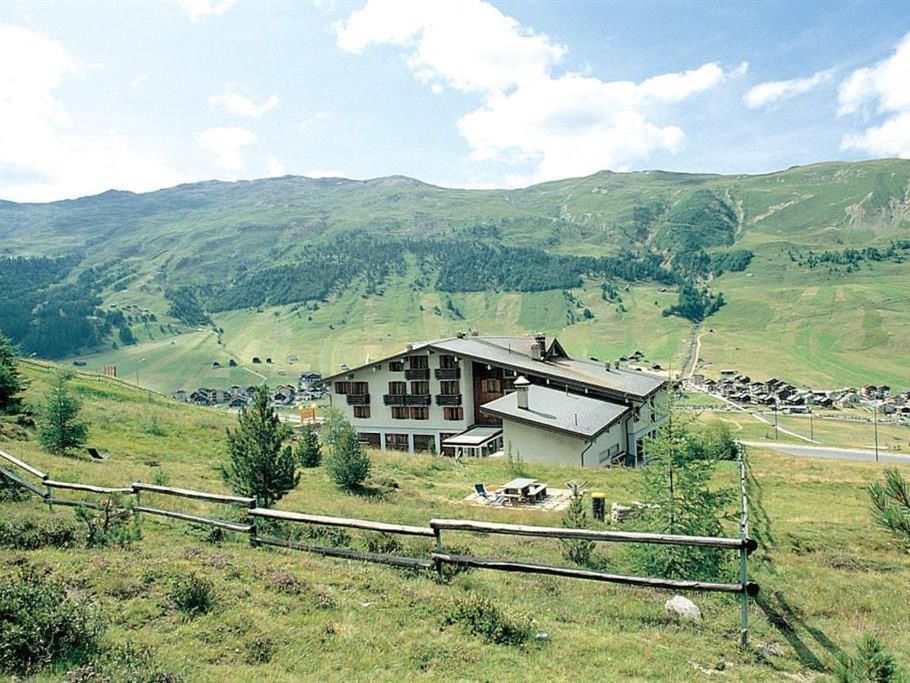 obiekt, teren hotelu