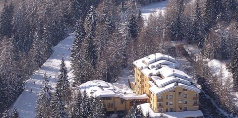 obiekt, budynek główny, teren hotelu