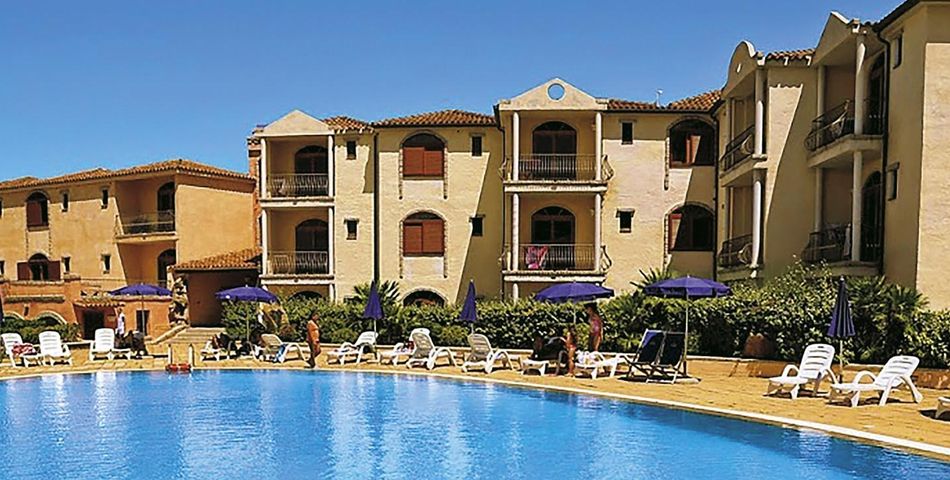 obiekt, teren hotelu, basen
