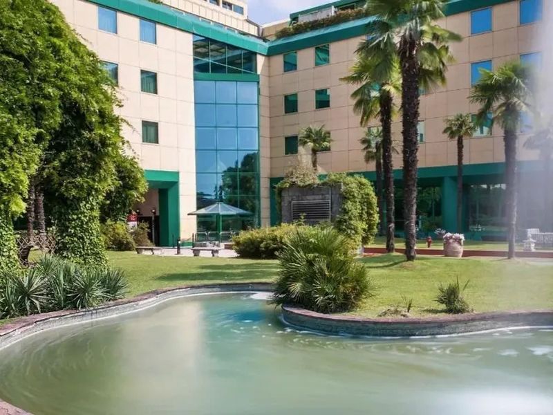 Royal Garden 4*