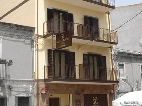 San Giovanni 3*