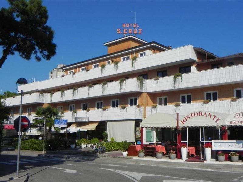 Santa Cruz 3*