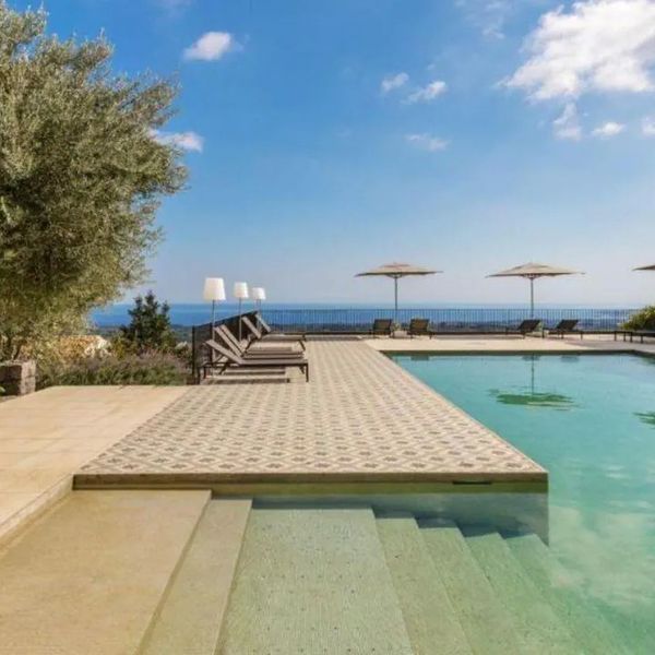 Tale Restaurant & Suite