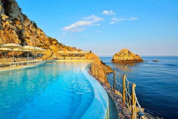 UNA Capotaormina ex ATA Capotaormina
