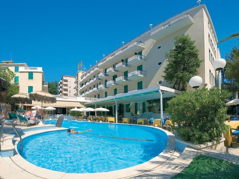 Vienna Touring 4*