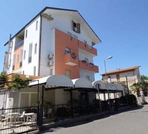 Villa Dina (Rimini)