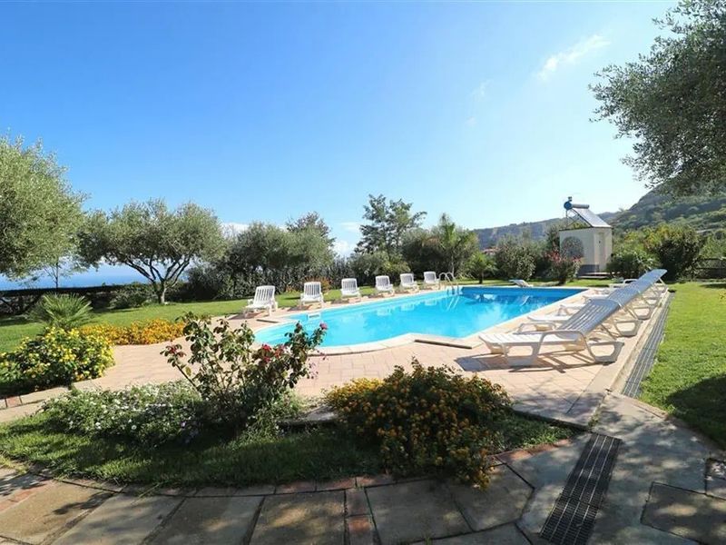 Villa Garden