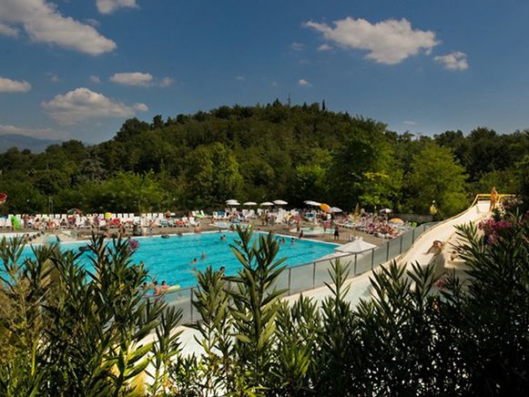 basen, aquapark, zjeżdżalnia