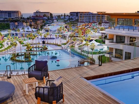 teren hotelu, basen