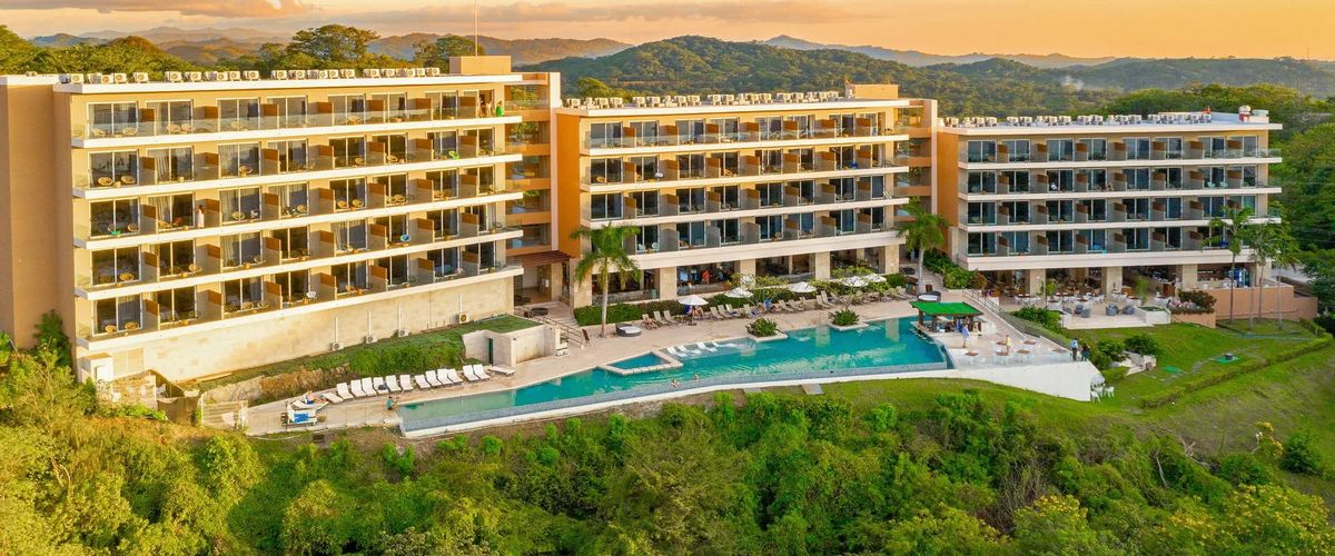 obiekt, teren hotelu, basen