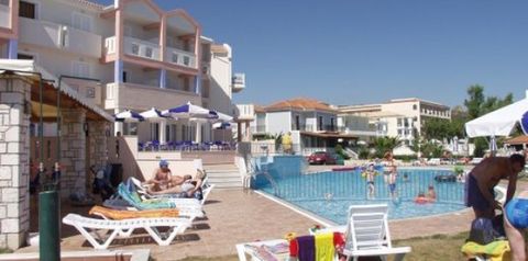 obiekt, teren hotelu, basen