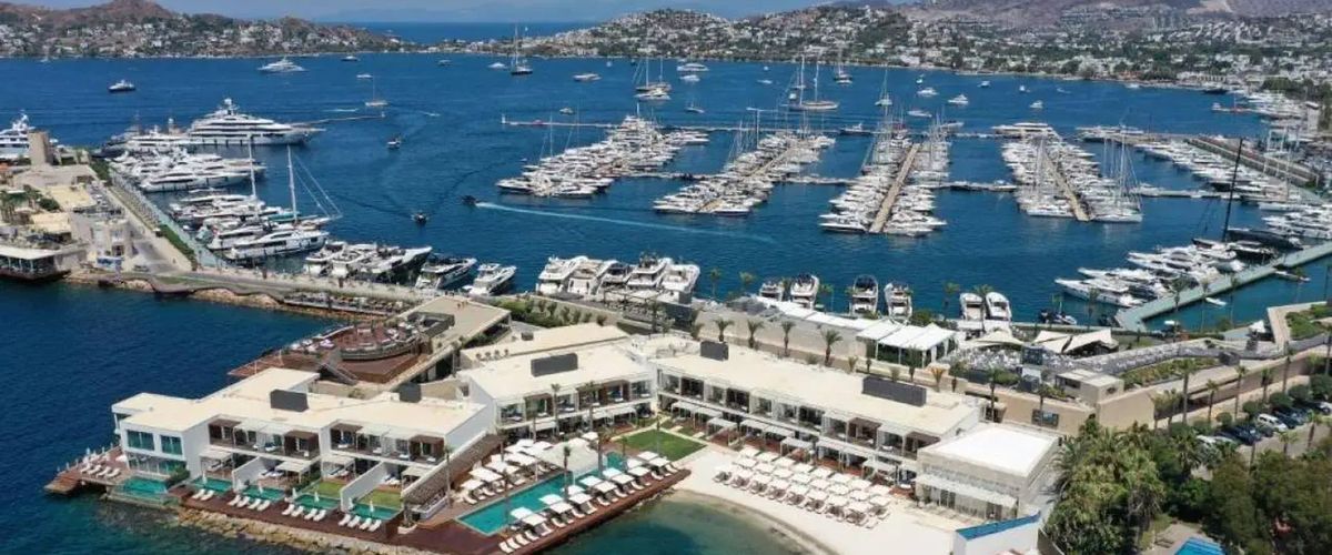 teren hotelu, basen, plaża