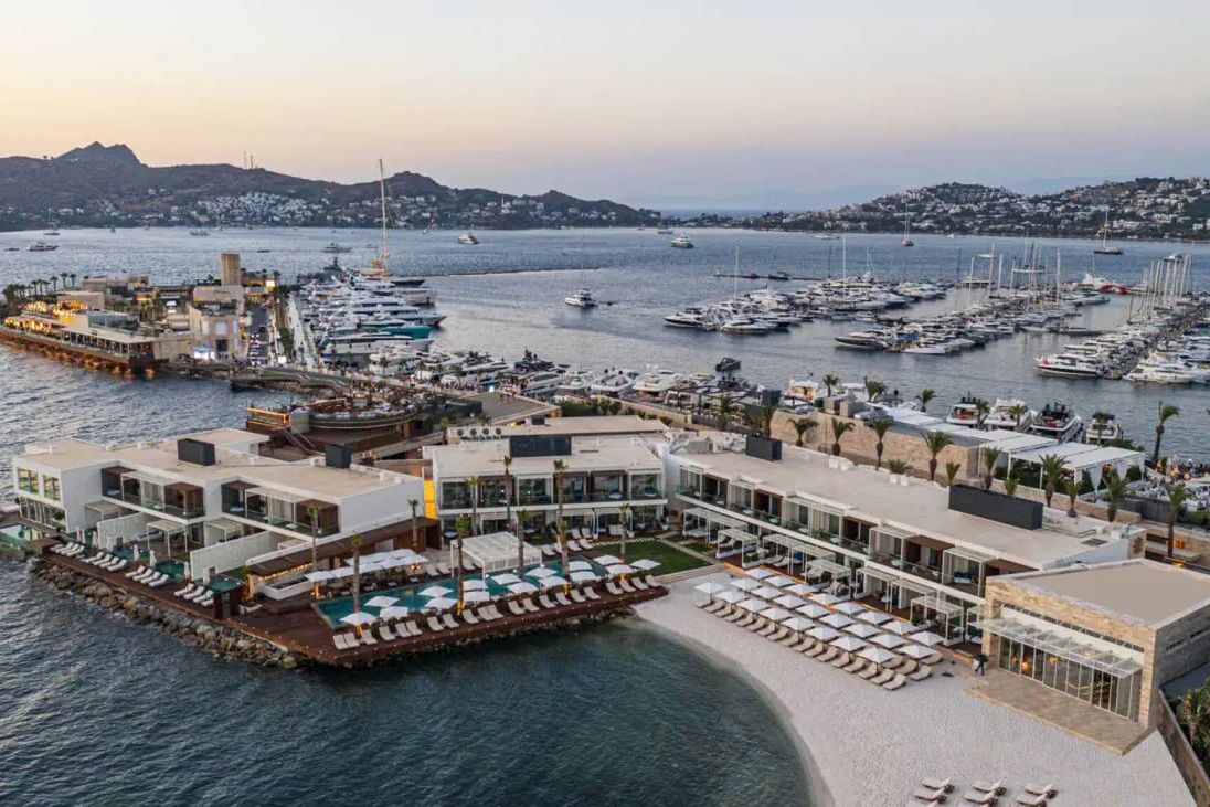 teren hotelu, basen, plaża