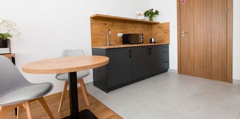 pokój, kuchnia / aneks kuchenny