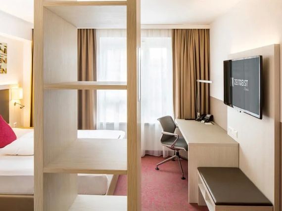 Zeitgeist Vienna am Hauptbahnhof 4*