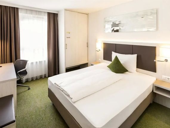 Zeitgeist Vienna am Hauptbahnhof 4*