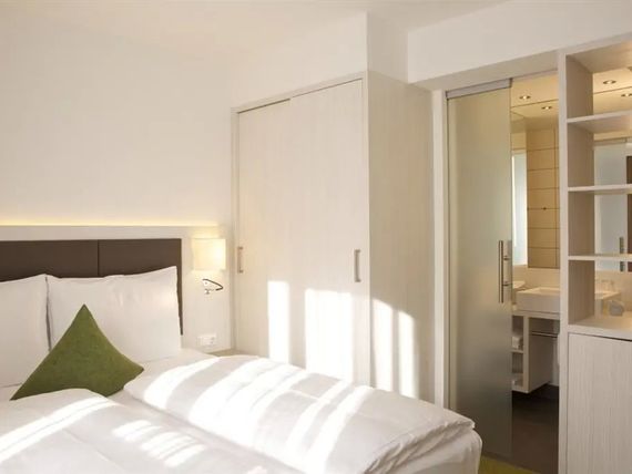 Zeitgeist Vienna am Hauptbahnhof 4*