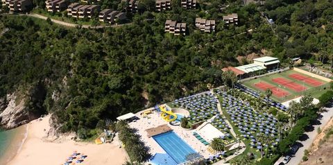 korty tenisowe, plaża, basen