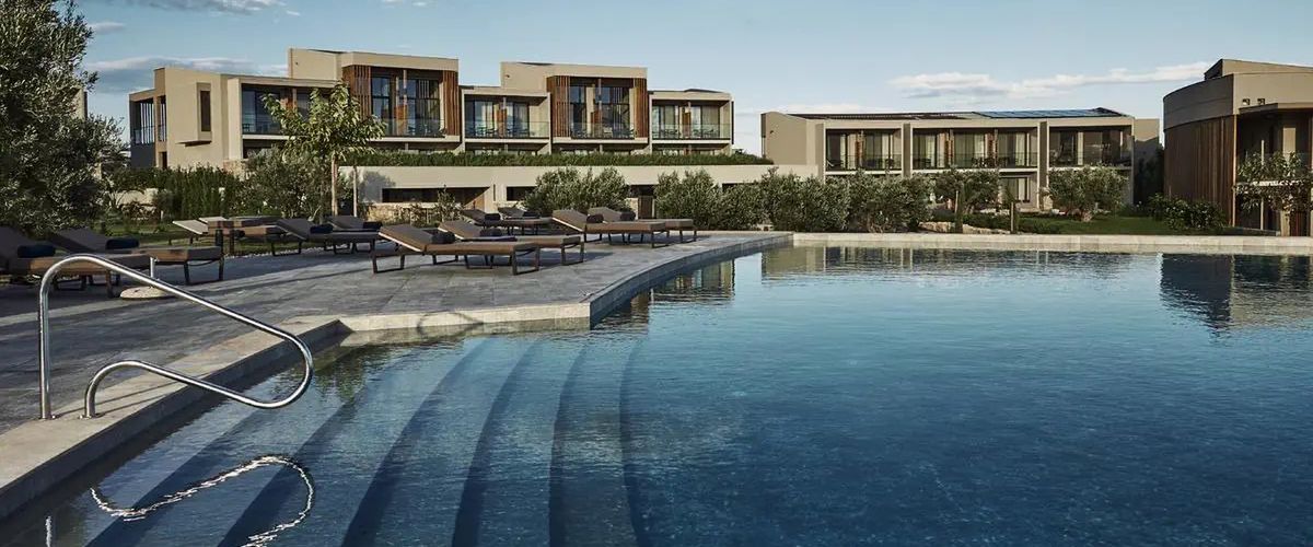 obiekt, teren hotelu, basen