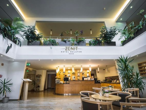 budynek główny, recepcja / lobby