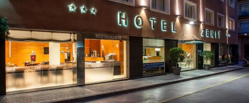obiekt, recepcja / lobby, restauracja