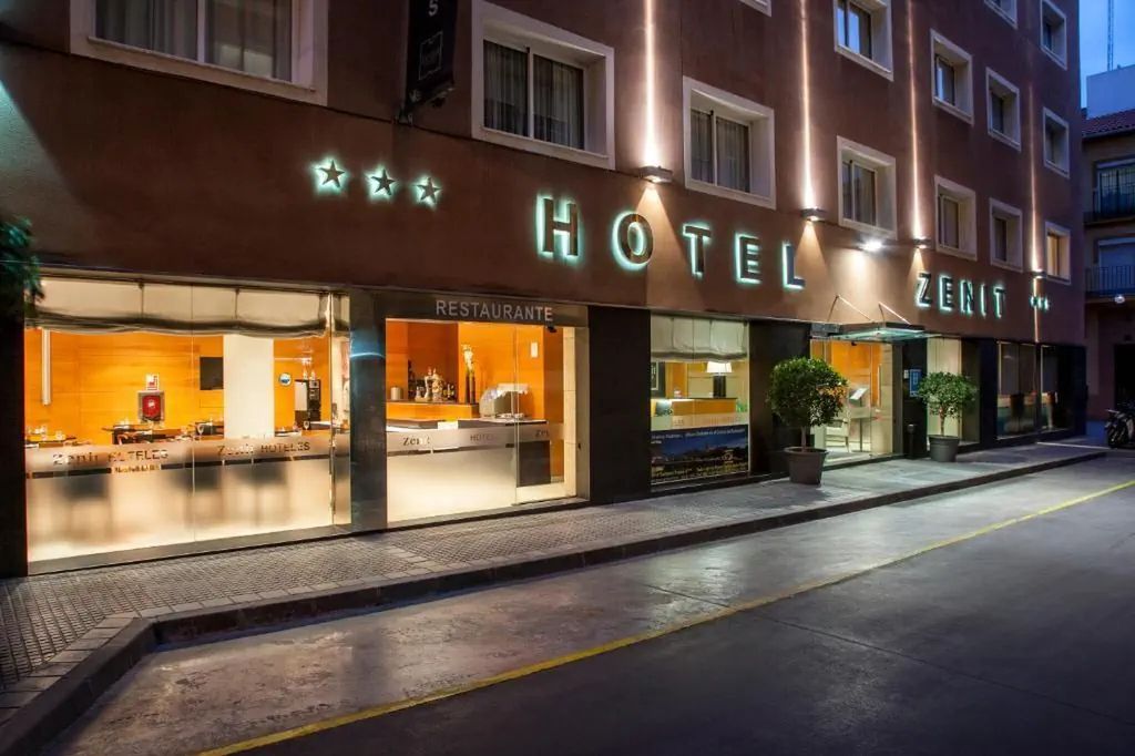 obiekt, recepcja / lobby, restauracja
