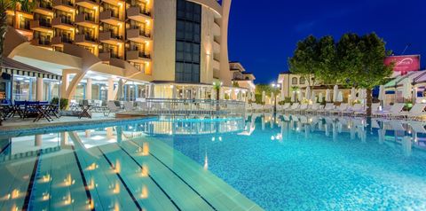 obiekt, teren hotelu, basen