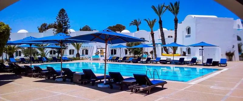 obiekt, teren hotelu, basen