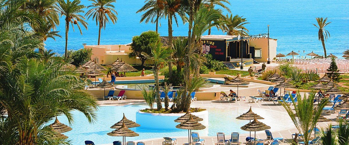 obiekt, teren hotelu, basen