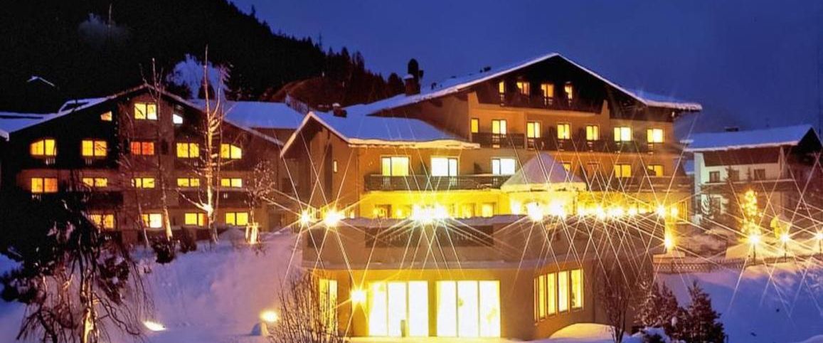 budynek główny, teren hotelu