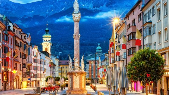 Zdjęcie przedstawiające zwiedzanie w Innsbruck