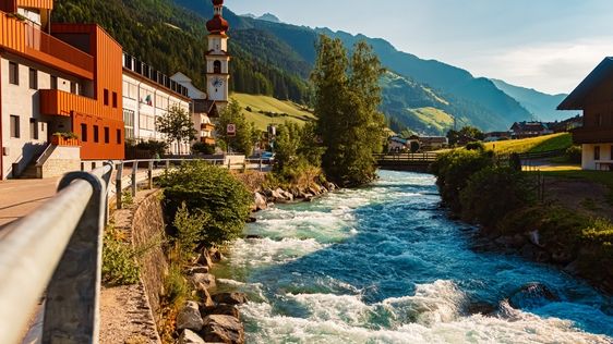 Zdjęcie przedstawiające zwiedzanie w St. Johann