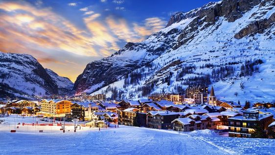 Zdjęcie przedstawiające zwiedzanie w Val d'Isere