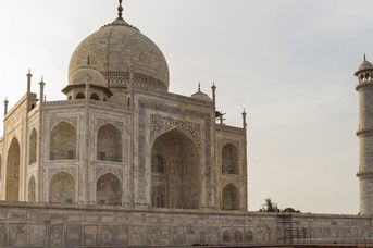 Herbata u Radży czy kawa u Szejka?