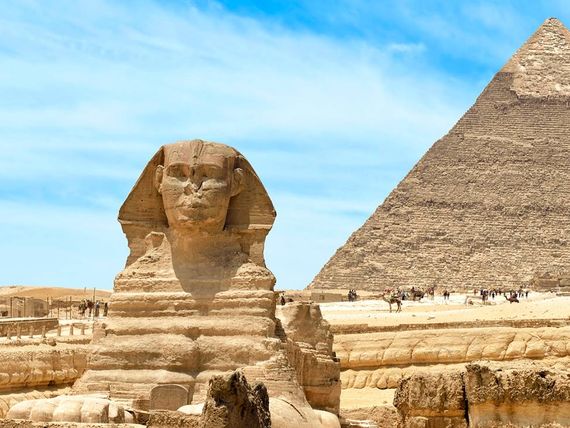 Symbole Egiptu - Nil i Piramidy