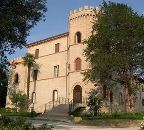 Castello Montegiove Country House