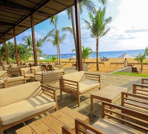 Pandanus Beach Resort and Spa (ex Emerald Bay)