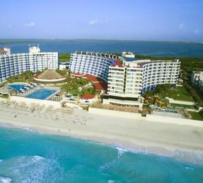 Crown Paradise Club Cancun