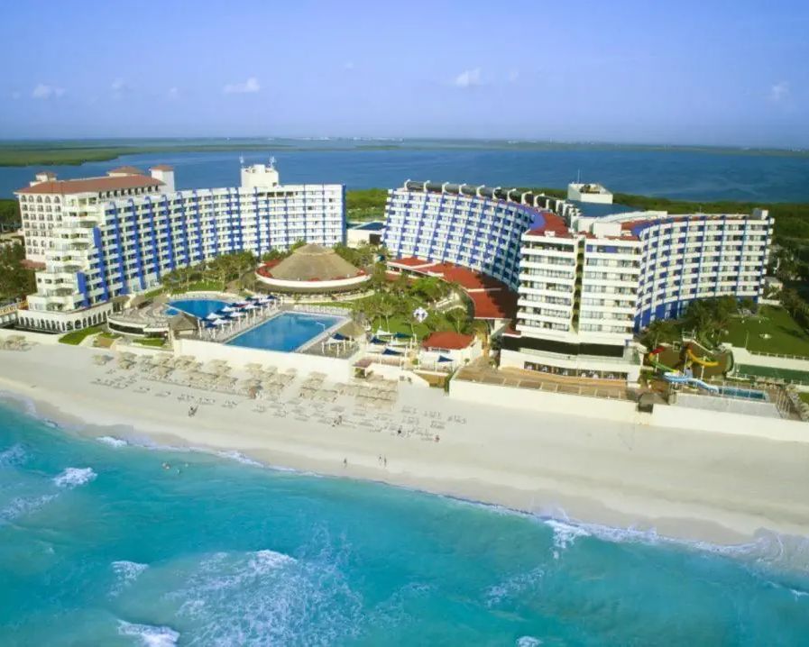 Crown Paradise Club Cancun
