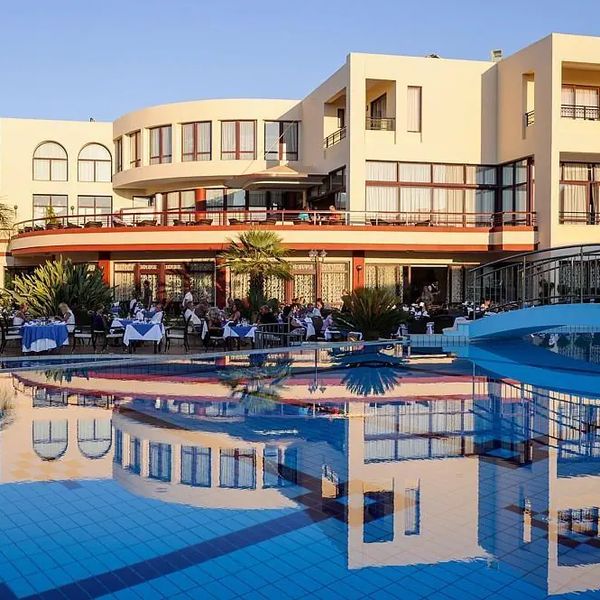 Vantaris Palace