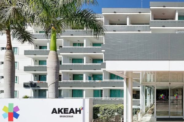 Akeah Broncemar