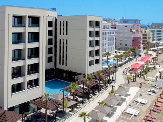 Royal G Hotel