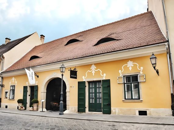 Maison Bistro &
