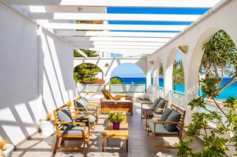 Alos Suites