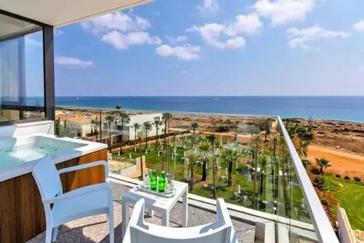 Leonardo Crystal Cove by the Sea