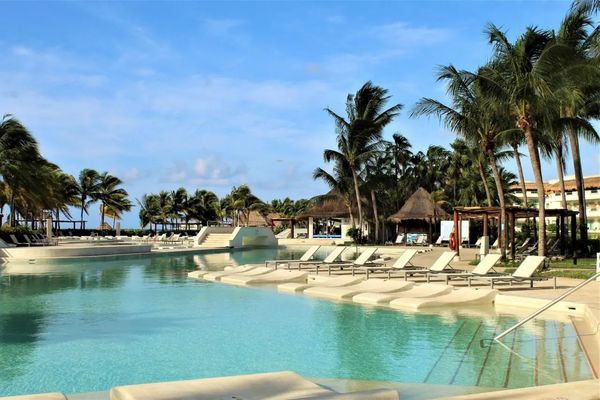 BlueBay Grand Esmeralda