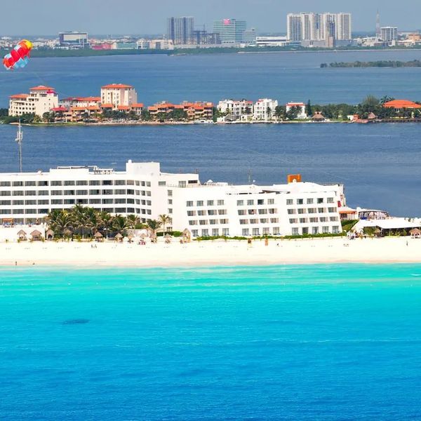 Flamingo Cancun Resort