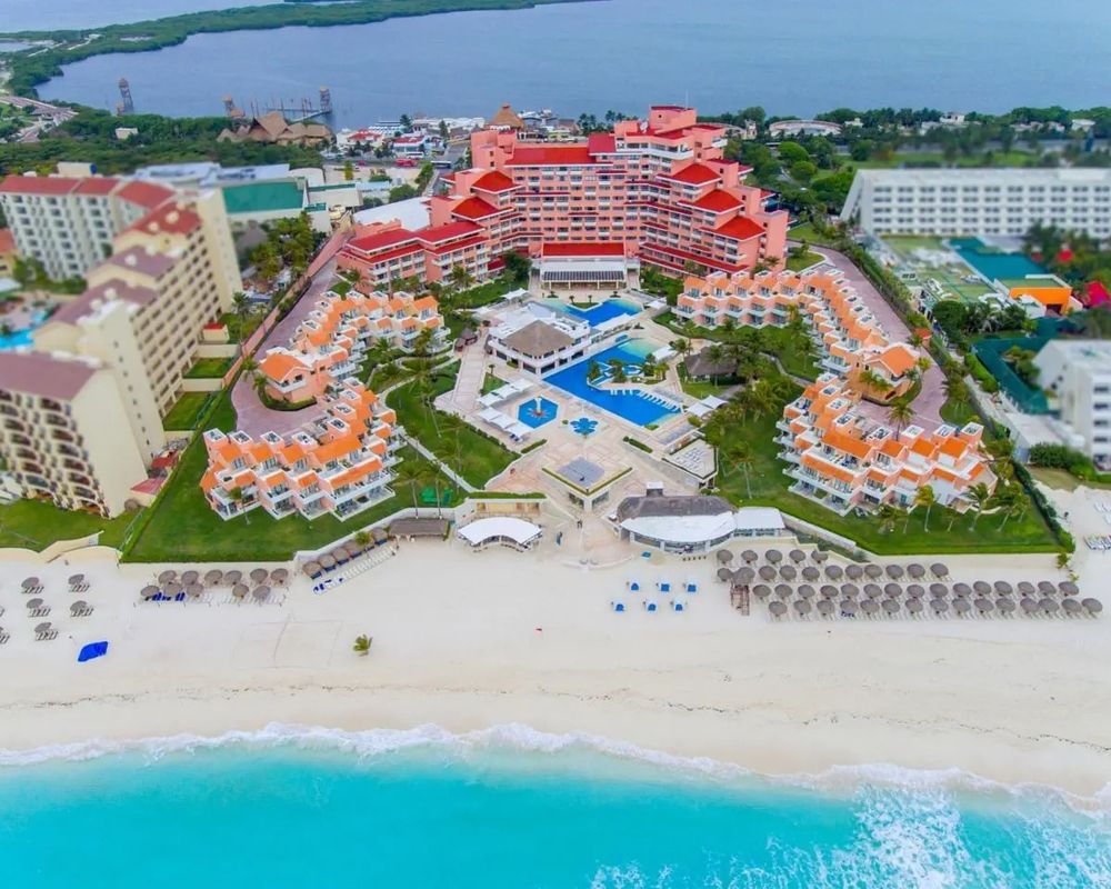 Wyndham Grand Cancun Resort & Villas (ex. Omni Cancun)