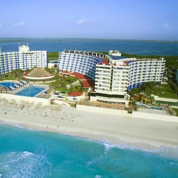 Crown Paradise Club Cancun