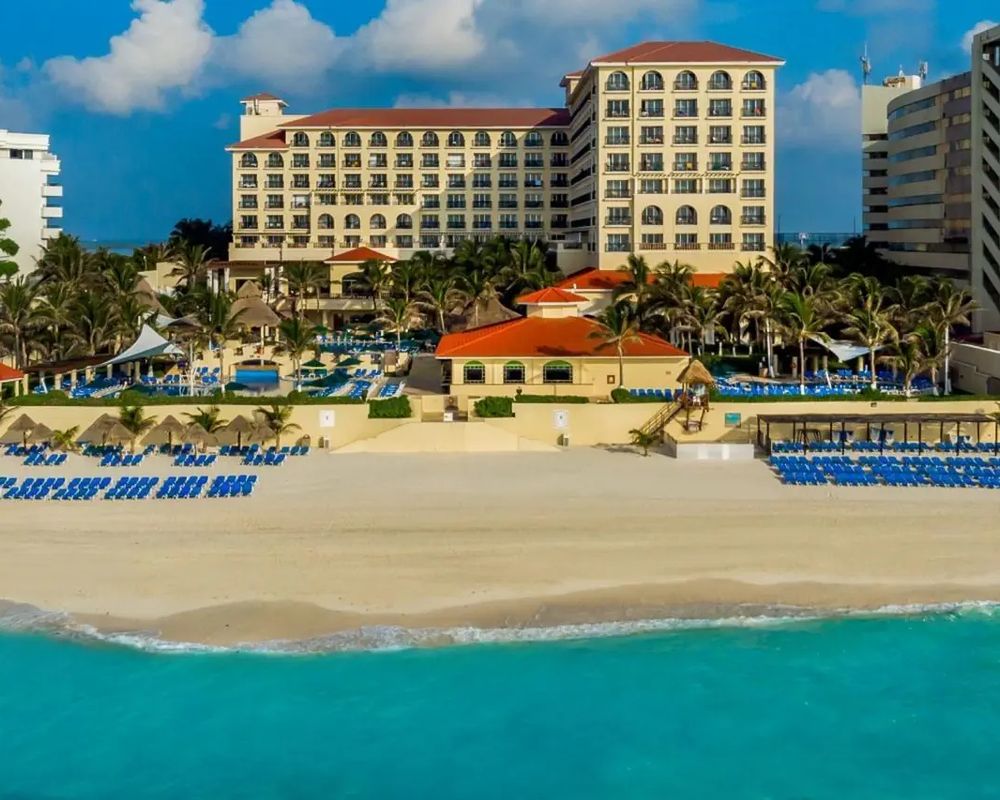 GR Solaris Cancun